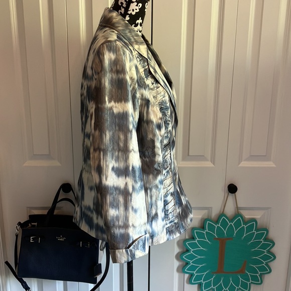Gorgeous Laura plus blue gray cream “tie dye” effect blazer. - Picture 4 of 15